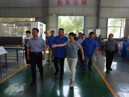 樊城區委書記柴普軍帶領區四大家領導及區工會主席龐玉陽同志慰問世陽電機一線員工